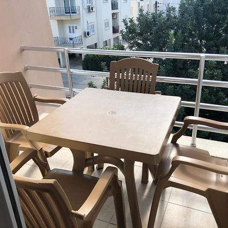 Spacious And Comfortable Central Kyrenia Flat Екстериор снимка