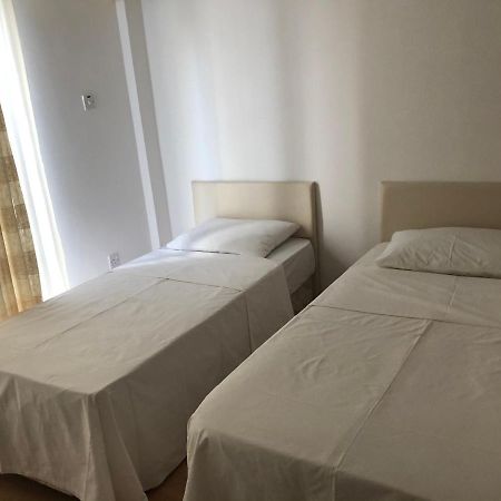 Spacious And Comfortable Central Kyrenia Flat Екстериор снимка