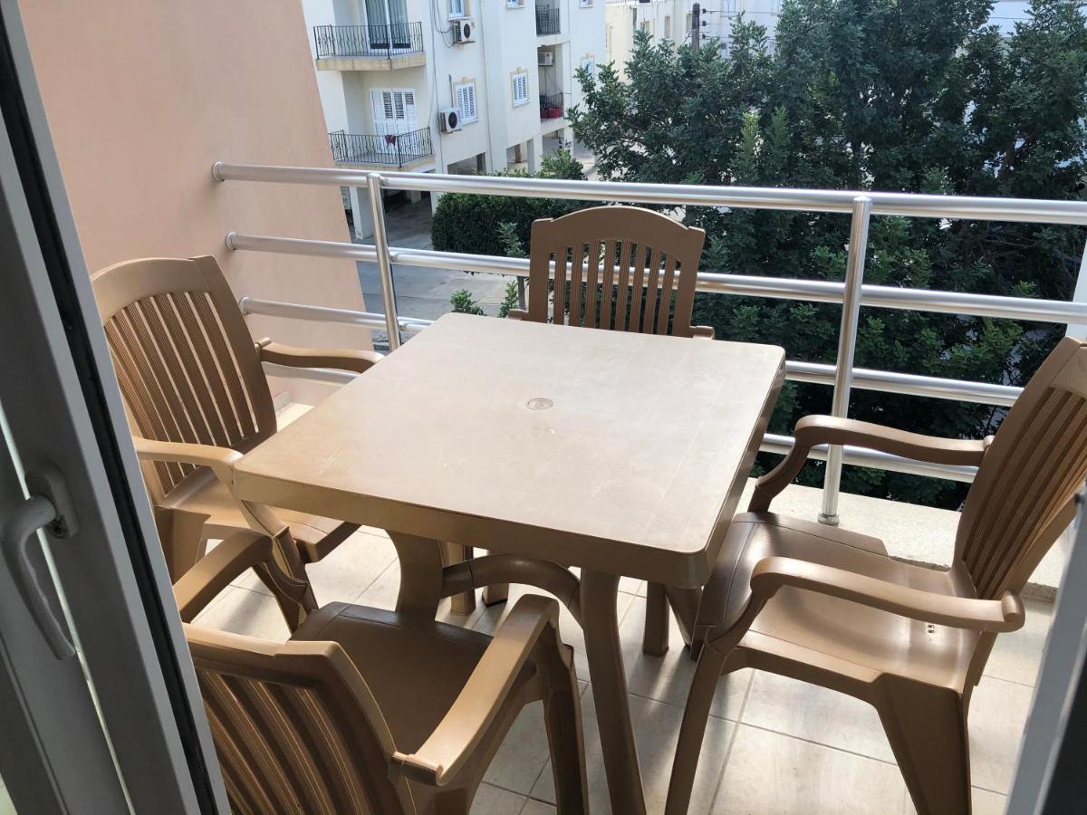 Spacious And Comfortable Central Kyrenia Flat Екстериор снимка