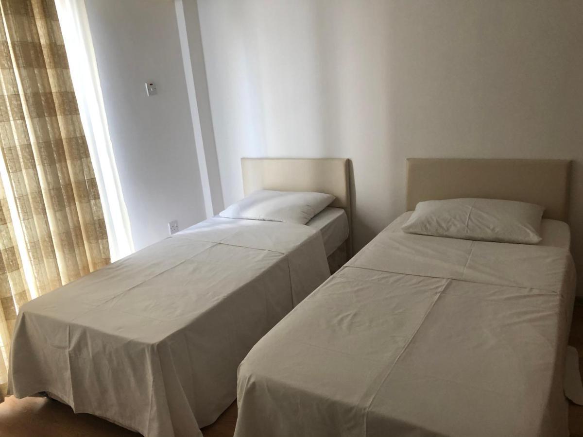 Spacious And Comfortable Central Kyrenia Flat Екстериор снимка