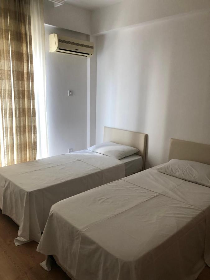 Spacious And Comfortable Central Kyrenia Flat Екстериор снимка