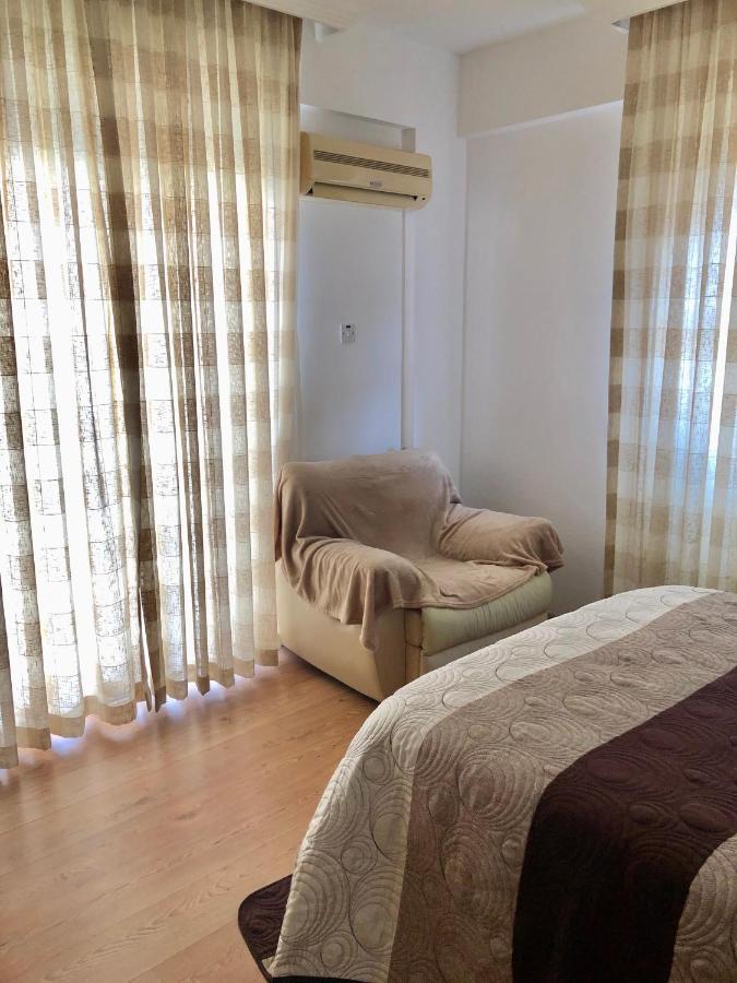 Spacious And Comfortable Central Kyrenia Flat Екстериор снимка