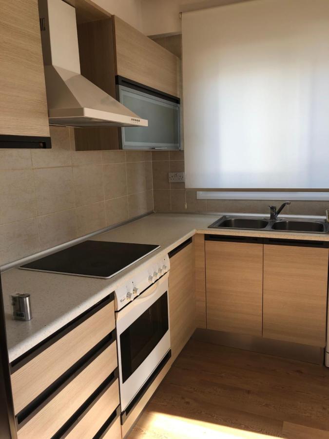 Spacious And Comfortable Central Kyrenia Flat Екстериор снимка